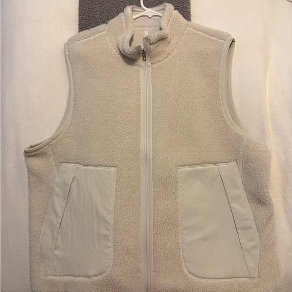 Lululemon Cream Sherpa Fleece Vest - Picture 1 of 3